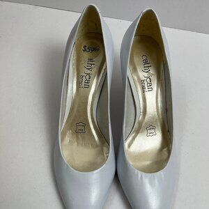 Vintage Cathy Jean White Leather Pumps
